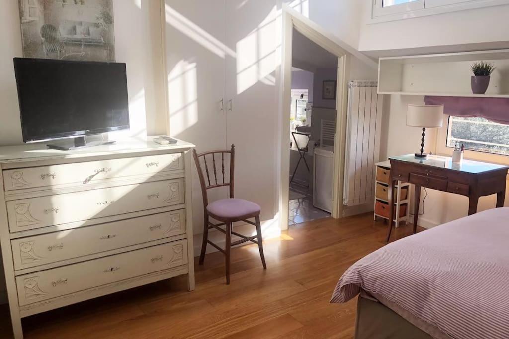 Lovely Independent Mini-apartment In Rom